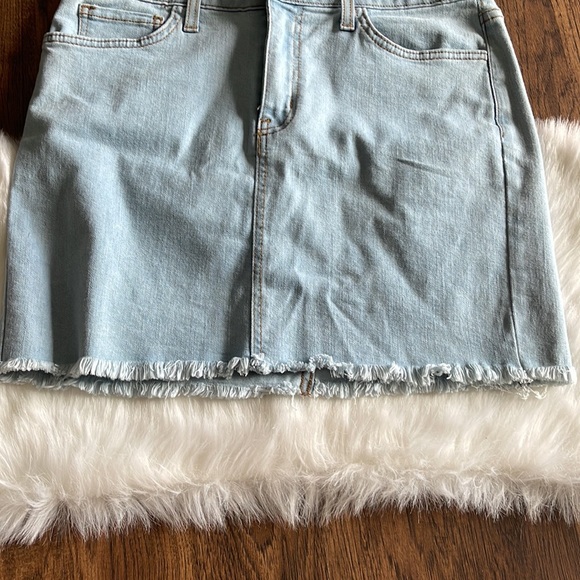 ⭐️
NWOT. DENIM SKIRT. O2 Denim made in Hollywood USA. Size Medium. - Picture 5 of 5